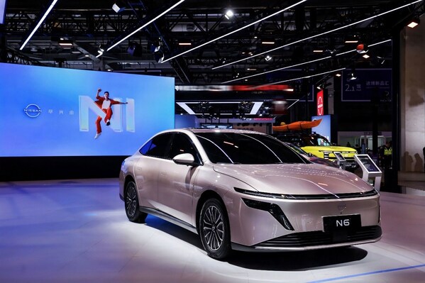 日產(chǎn)汽車全球首款插電式混合動(dòng)力轎車N6