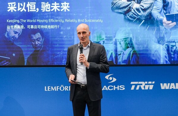 圖：馬克斯&middot;維蒂希先生簽約儀式上致辭