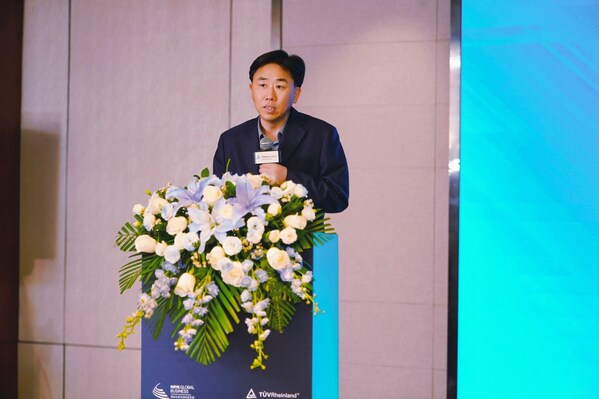 廣州開(kāi)發(fā)區(qū)黨工委委員、管委會(huì)副主任顧曉斌發(fā)言