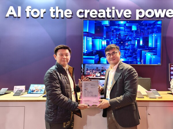 Lenovo Yoga Pro 27UD-10 OLED顯示器獲T&Uuml;V萊茵感知立體色域（5星）認證證書