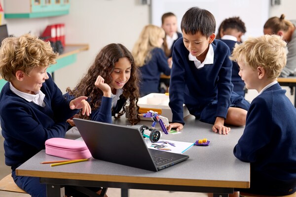 With LEGO? Education Computer Science & AI, students explore and build essential computer science and AI literacy skills through hands-on, collaborative, and meaningful learning.