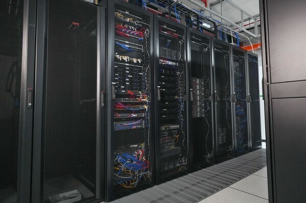 ReadyServer infrastructure Tokyo data center partner