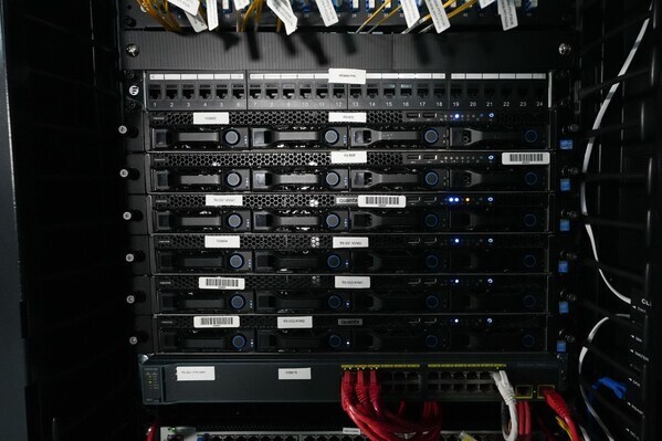 Enterprise server infrastructure operating Tokyo data center partnership